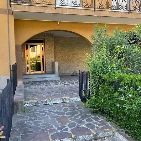 Intera Casa Con Giardino Vicino Al Mare شقة *