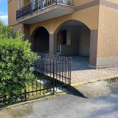 Intera Casa Con Giardino Vicino Al Mare شقة