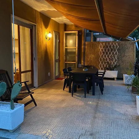 Intera Casa Con Giardino Vicino Al Mare شقة