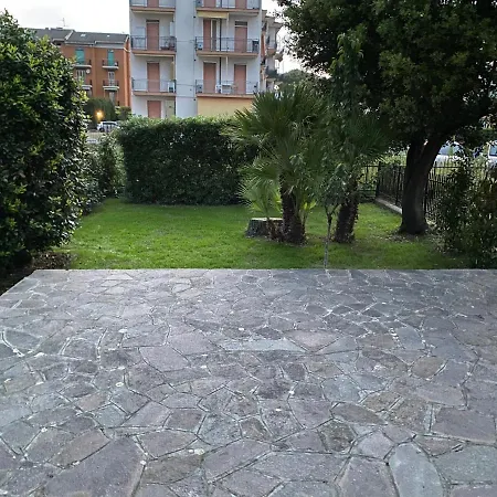 Intera Casa Con Giardino Vicino Al Mare * Marina dʼAndora